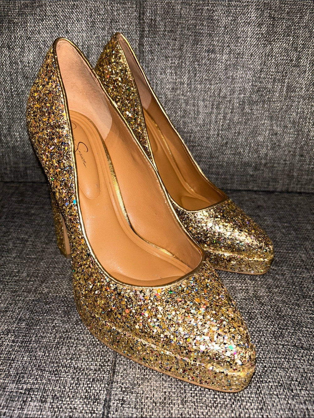 Jessica Simpson GLYNIS - Gold Glitter Platform Pumps